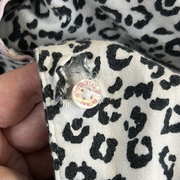 Victoria's Secret Button Down Long Sleeve Sleepshirt Leopard Print Sz Med *READ - Picture 7 of 7